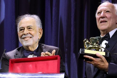 Francis Ford Coppola (l.) und Werner Herzog bei der Eröffnungszeremonie der 82. Filmfestspiele von Venedig.