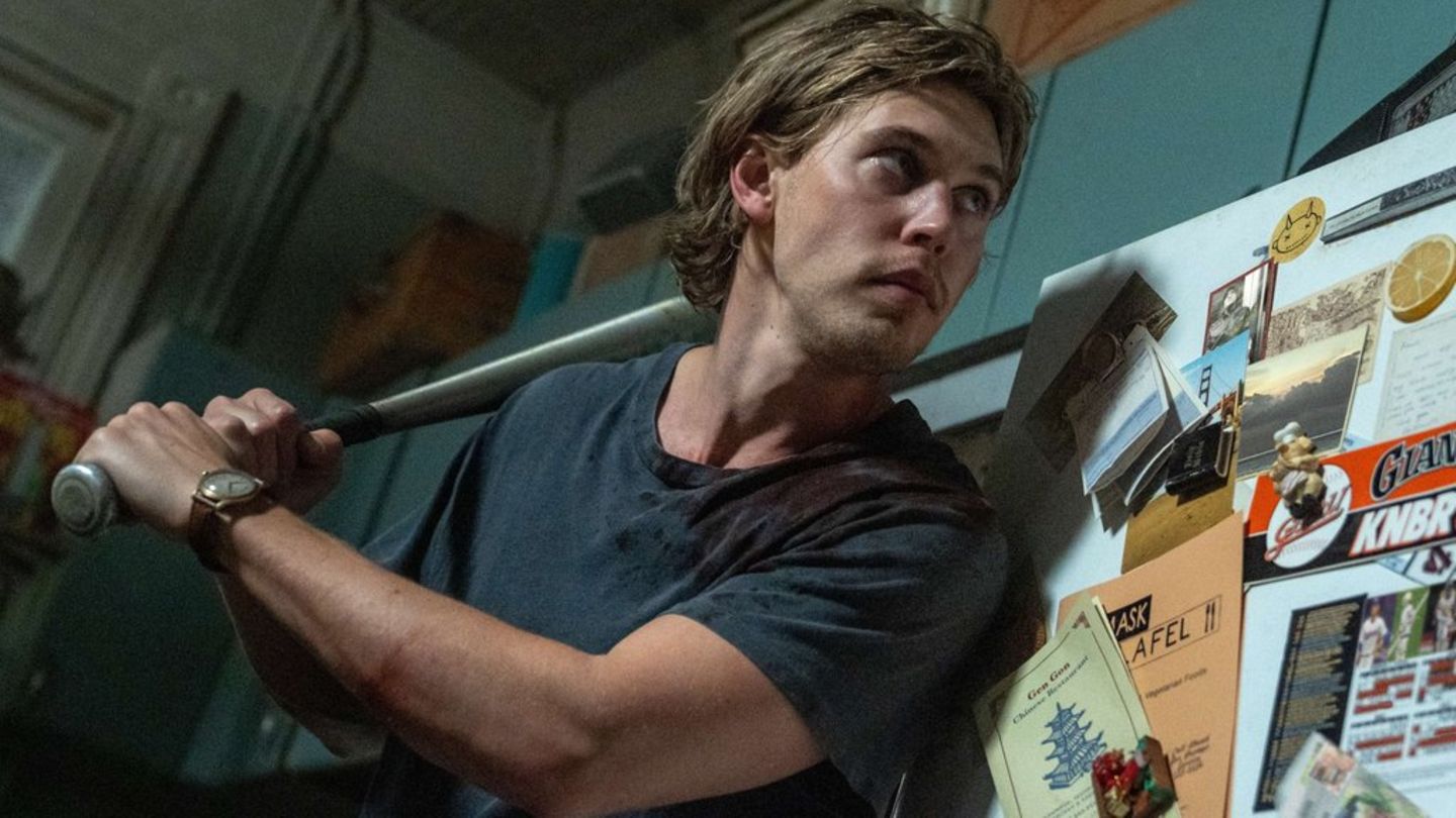 A piece of glass in the foot for eight months: Austin Butler about past injury