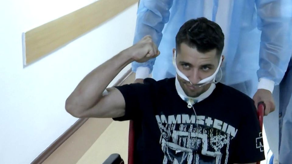 Mit Kehlschnitt geflohen: Ukrainische Soldaten berichten von russischer Folter Ukrainische Soldatet berichten von russischer Folter