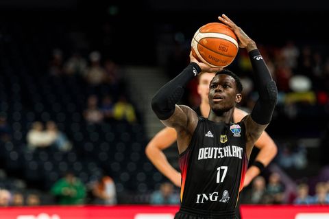 Basketball-EM: Dennis Schröder beim Freiwurf