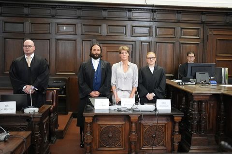 Der angeklagte Israeli sitzt als einziger Beschuldigter in Untersuchungshaft und wird erst in den Gerichtssaal geführt, wenn die