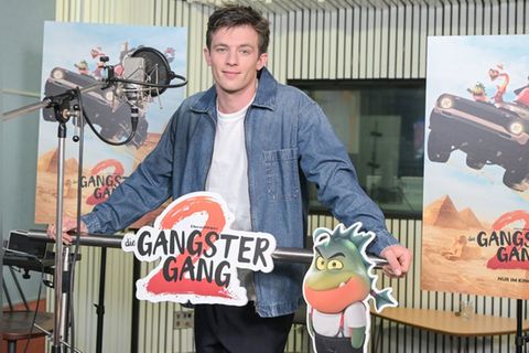 Jannis Niewöhner wird wieder zu Mr. Piranha.