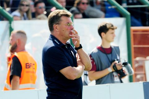 Dieter Hecking muss gegen Münster auf einige Spieler verzichten. (Archivbild) Foto: Michael Bienefeld/dpa