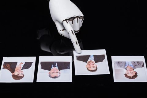 Bewerbungsentscheidung von Roboterhand