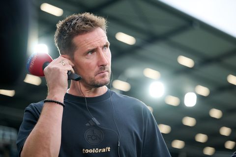 Nürnberg-Trainer Miroslav Klose sieht sich beim Zweitliga-Spiel gegen Paderborn nicht im Mittelpunkt. (Symbolbild) Foto: Bernd T