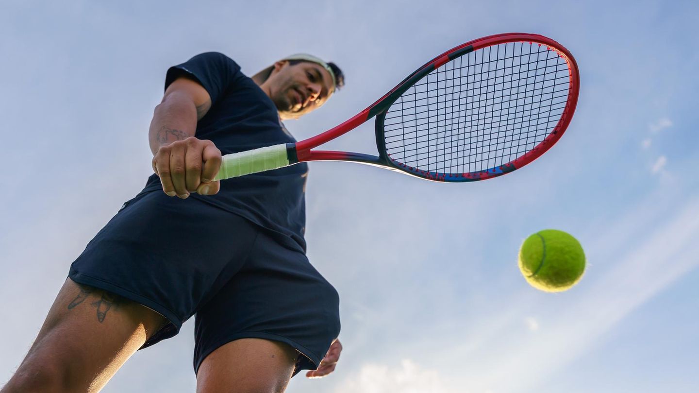 Gifts for tennis players: eight original ideas that make joy