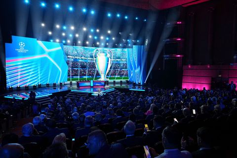 Die Auslosung der Champions-League-Ligaphase fand auch in diesem Jahr wieder in Monaco statt. Foto: Laurent Cipriani/AP/dpa