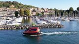 Rom, Italien. Würden Sie Ihre Luxusyacht gegen eine diese Weltraum-Kapsel eintauschen? Designer in Rom haben die "Jet Capsule" vorgestellt – ein futuristisches, motorisiertes Mini-Boot. Der allerneuste Schrei der Lazzarini Design Studios kostet ab 315.000 Euro – ohne Sonderausstattung