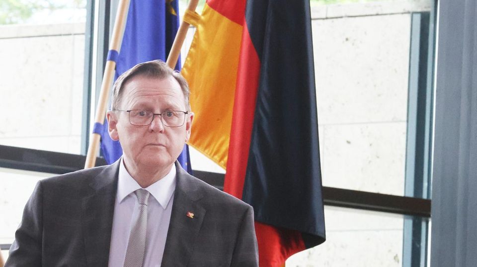 Ramelow sinniert über neue Nationalhymne und -flagge