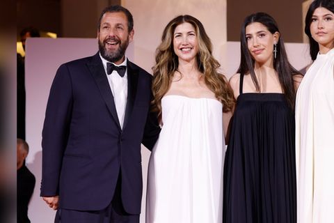 Adam Sandler mit Ehefrau Jackie und den Töchtern Sadie und Sunny.