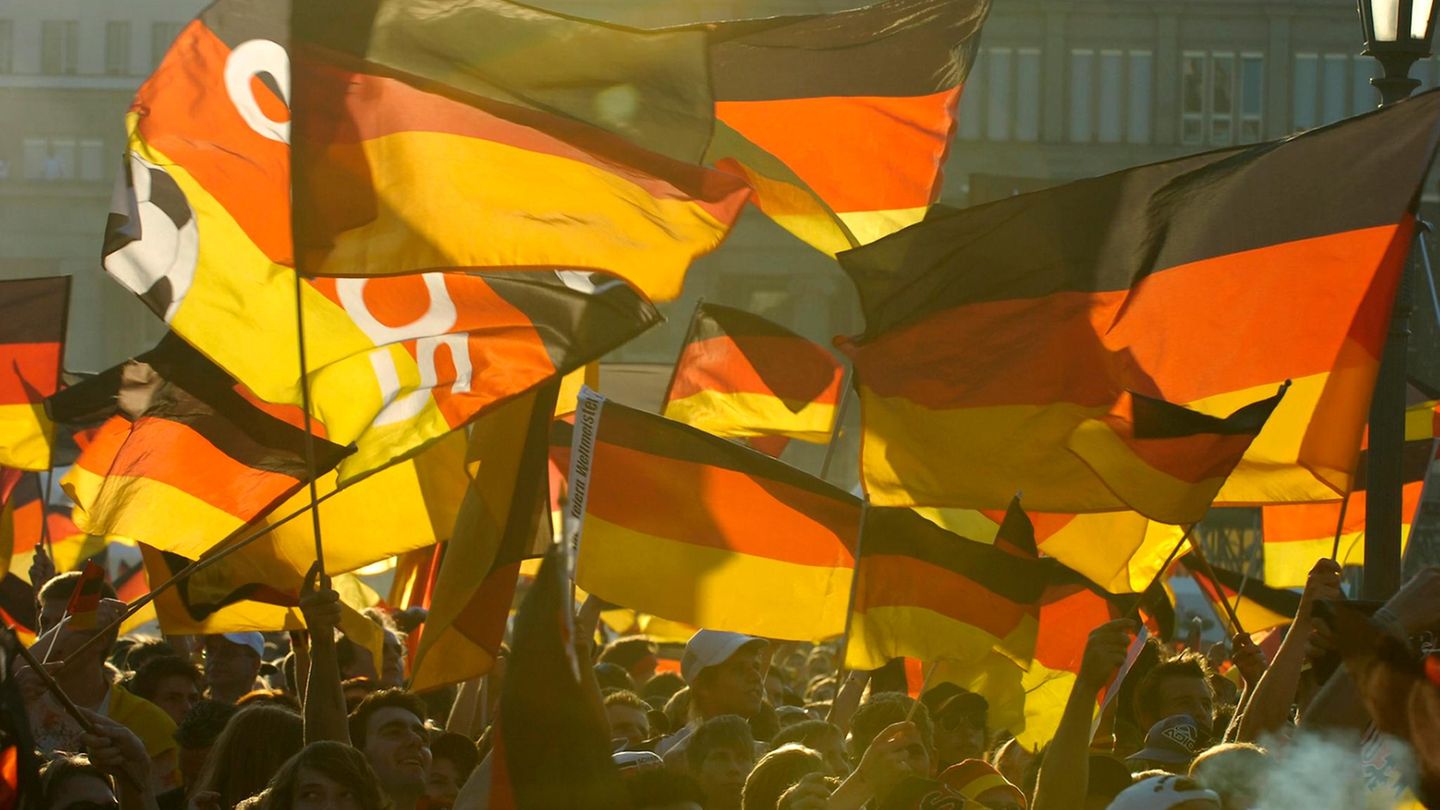 Abolish black-red gold? Our national colors stand for that