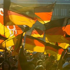 Schwarz-Rot-Gold steht für Deutschland, für Einigkeit, Recht und Freiheit – und auch für das "Sommermärchen" 2006