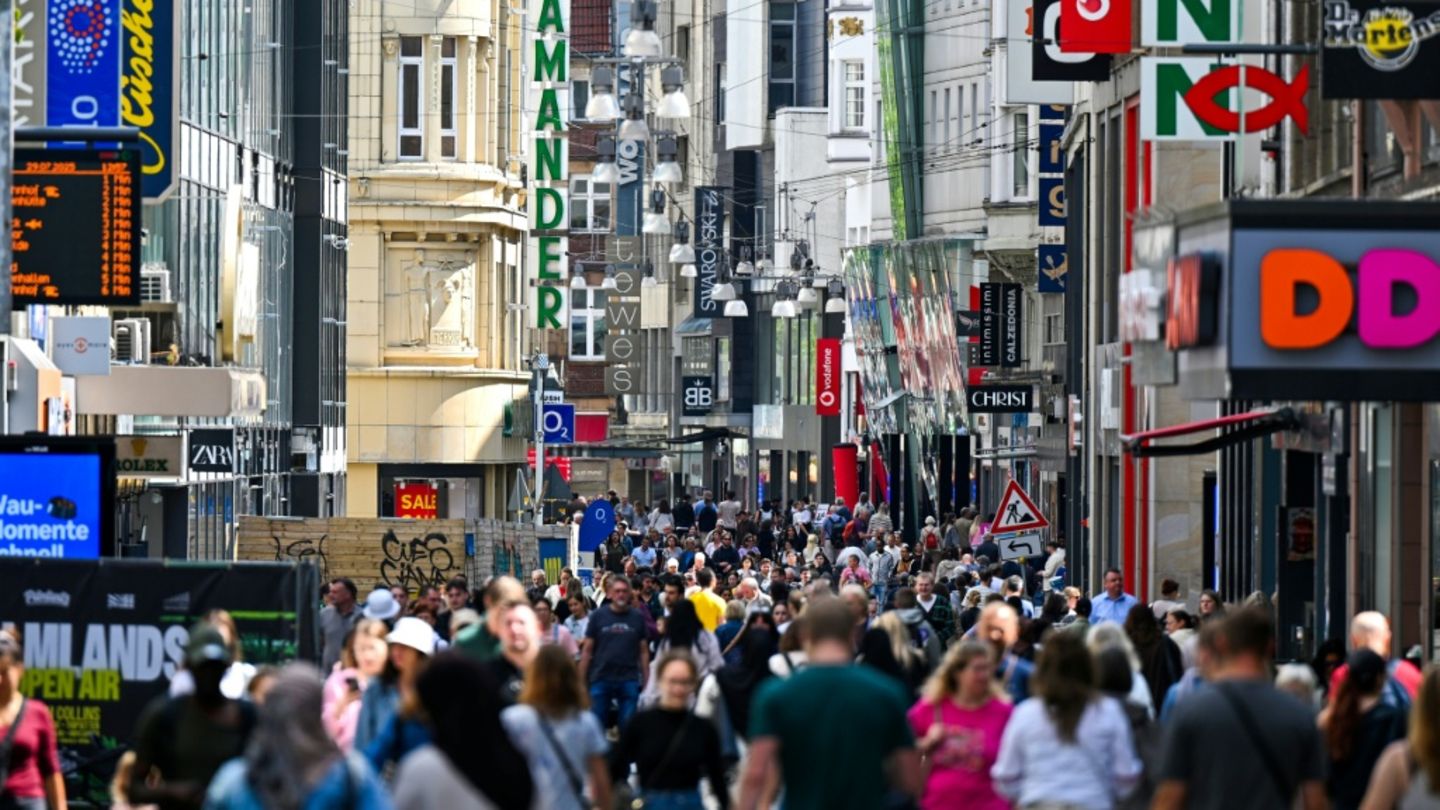 Einkaufsstraße in Dortmund Ende Juli
