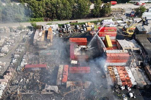 Am Donnerstagnachmittag konnte die Feuerwehr "Feuer aus" melden. (Archivbild) Foto: Marcus Golejewski/dpa