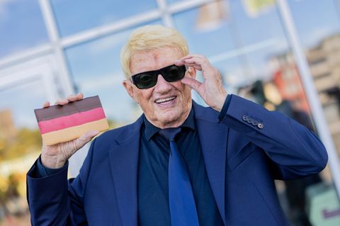 Heino unterstützt die Pläne zur Einführung einer neuen Wehrpflicht. Foto: Rolf Vennenbernd/dpa