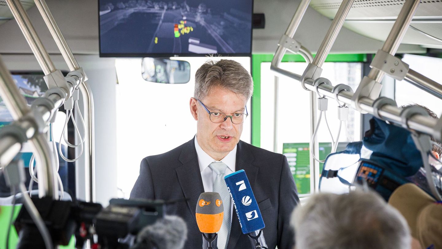 Project “Albus”: Transport Minister: First autonomous regular bus “groundbreaking”