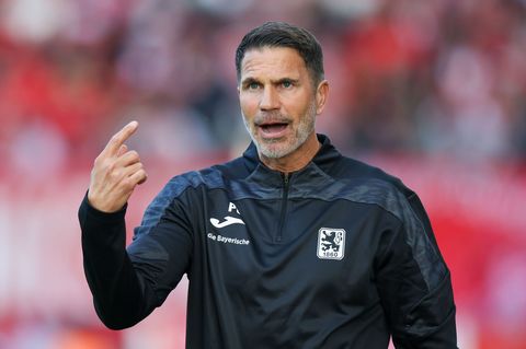 Patrick Glöckner und der TSV 1860 München empfangen den VfB Stuttgart II. (Archivbild) Foto: Christoph Reichwein/dpa