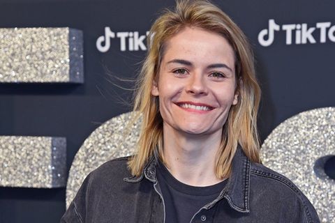 Hazel Brugger hat ihr erstes Comedy-Programm auf Englisch absolviert.