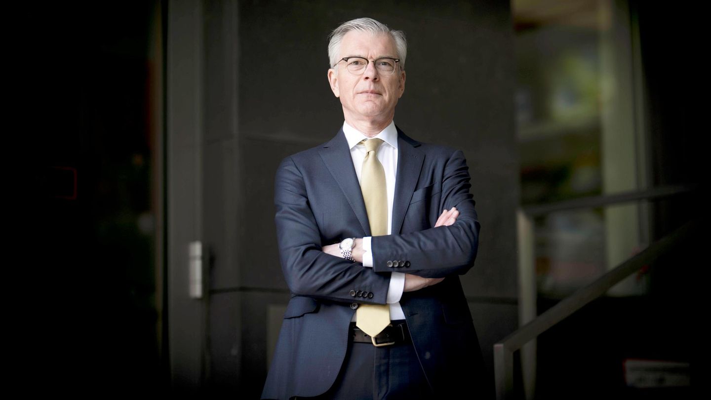 Pension, health insurance, citizen benefit: Top economics calls for reforms