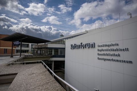 Der Eintritt ist Kulturforum mit der Gemäldegalerie, dem Kupferstichkabinett, der Kunstbibliothek und dem Kunstgewerbemuseum wir