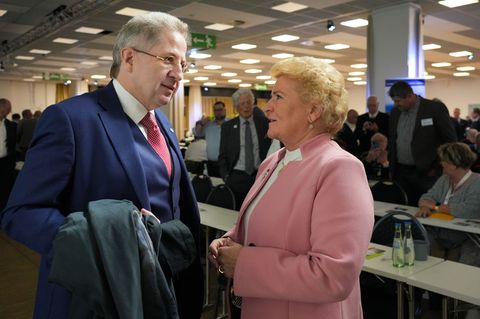 Damals noch Partner, heute erbitterte Gegner: Hans-Georg Maaßen und Sylvia Pantel. (Archivbild) Foto: Soeren Stache/dpa