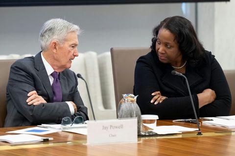 US-Notenbank-Gouverneurin Cook und Fed-Chef Powell