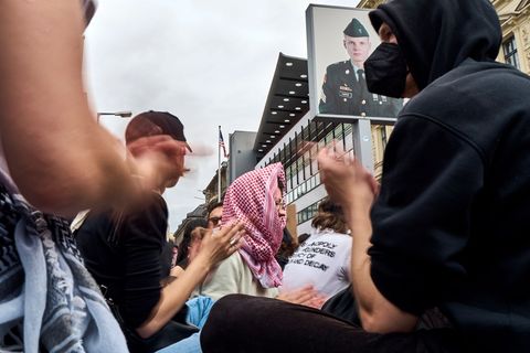 Bei einer Demo zum gleichen Thema in Berlin gab es viele Festnahmen (Archivbild). Foto: Michael Ukas/dpa