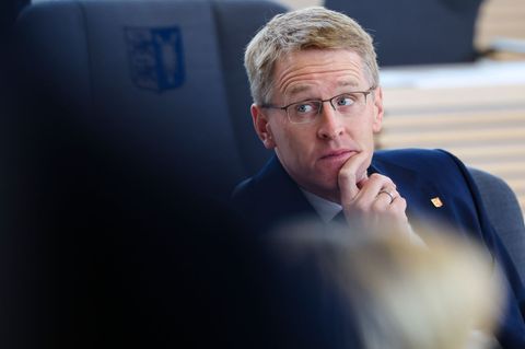 Befindet sich in Gesprächen mit dem US-Unternehmen Lyten: Schleswig-Holsteins Ministerpräsident Günther. (Archivbild) Foto: Fran