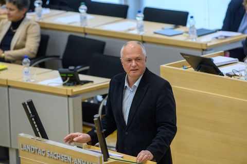 Linkenfraktionsvize Thomas Lippmann hält die zusätzliche Pflichtstunde für Lehrkräfte für unnötig. (Archivbild) Foto: Klaus-Diet