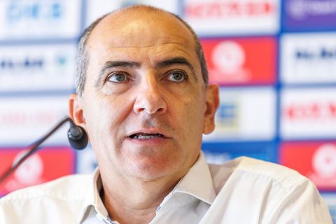 Albas Sportdirektor freut sich über einen Neuzugang aus Litauen. Foto: Andreas Gora/dpa