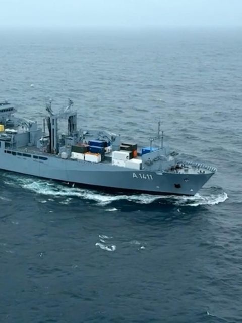 Kriegsschiff "Berlin": Marinesoldaten proben vier Monate den Ernstfall