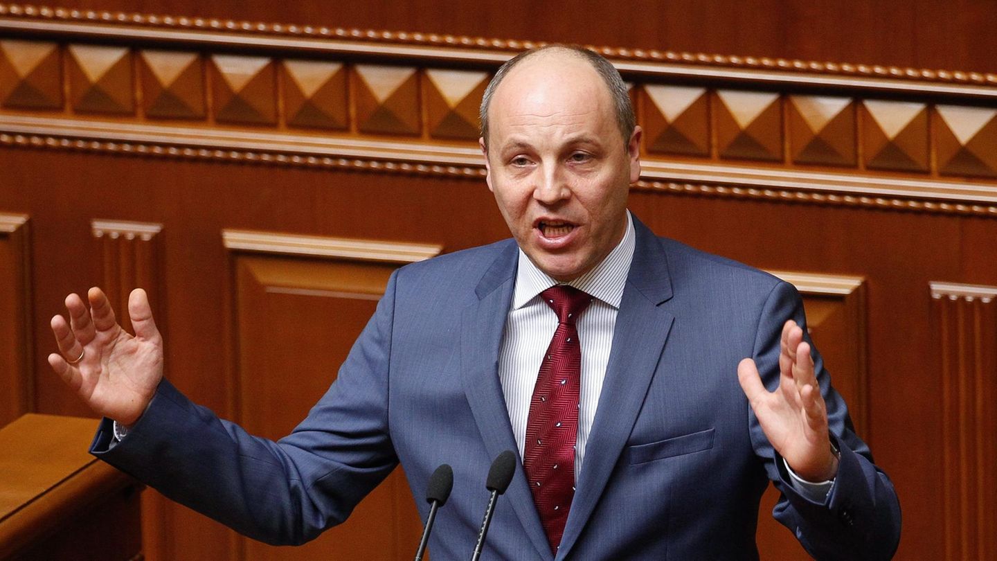 Andrij Parubij: Ex-parliamentary chief of Ukraine shot
