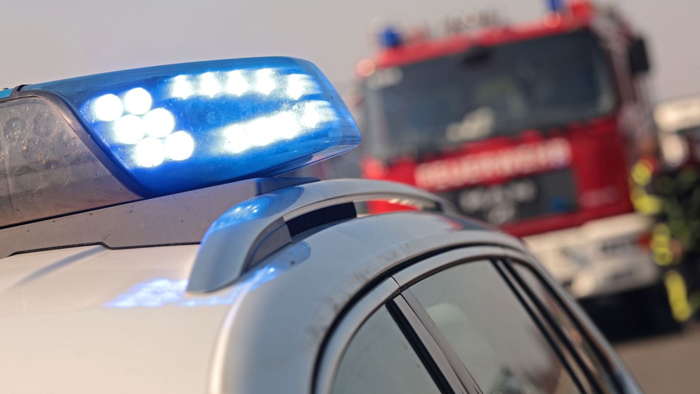 Unfälle: Auto erfasst Familie auf Parkdeck in Essen - fünf Verletzte