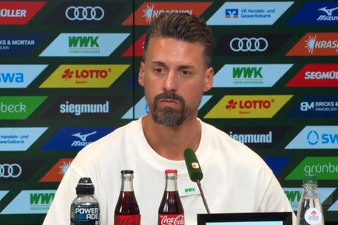 FCA-Trainer Wagner übt scharfe Kritik an Bayern-Bank