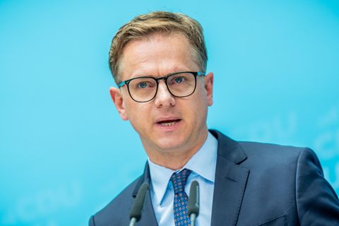 Linnemann will Beamtentum auf Polizei und Zoll beschränken