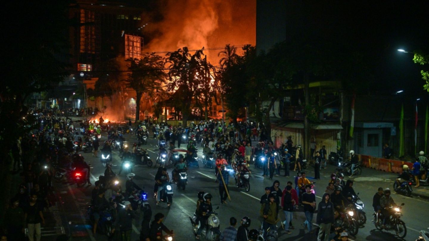 Heftige Proteste in Indonesien