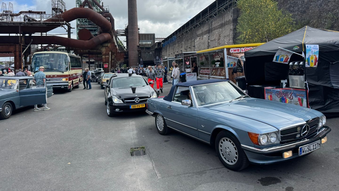 In der historischen Industriekultur der Henrichshütte – mittlerweile ein Museum - finden sich jedes Jahr Ende August bis zu 15.000 Mercedes-Fans bei "Schöne Sterne" ein