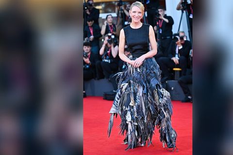 Cate Blanchett zeigte sich in Venedig in einem extravaganten Outfit von Maison Margiela.