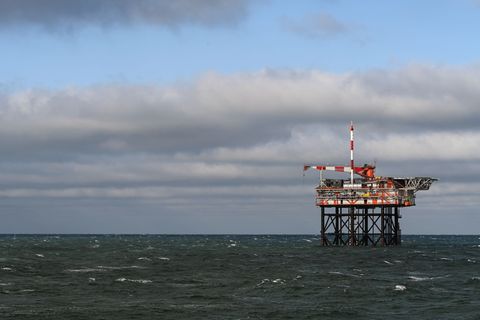 Nach einer Behördenentscheidung darf auch auf deutschem Hoheitsgebiet in der Nordsee vor Borkum Erdgas gefördert werden. (Archiv