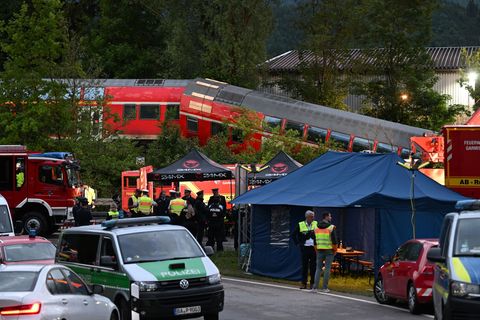Tagelang war die Unfallstelle gesperrt, nun will die Deutsche Bahn juristisch gegen Verantwortliche vorgehen
