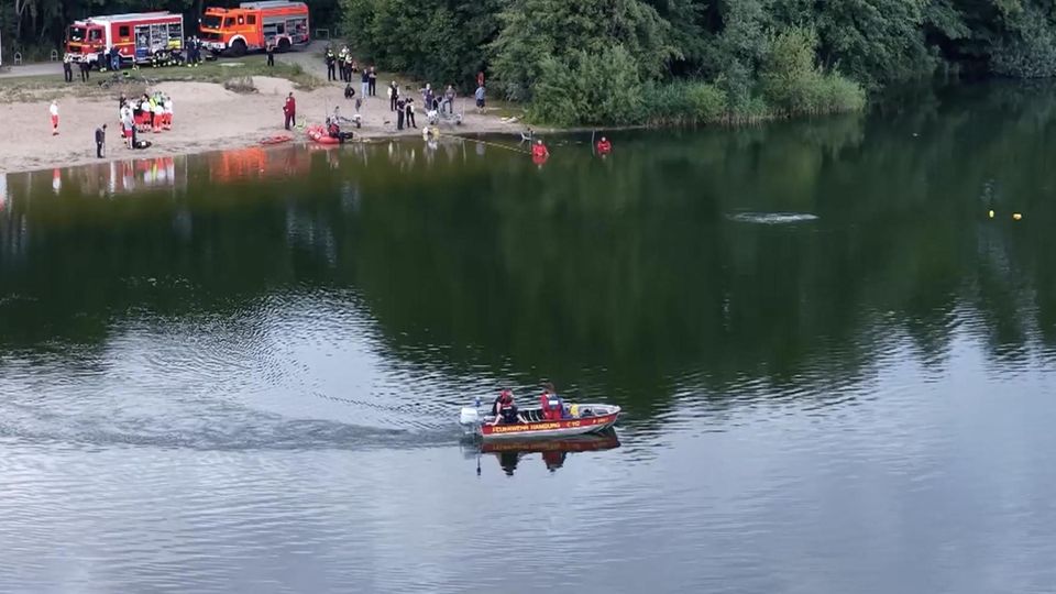 Bade-Drama in Hamburg: Frau stirbt, zwei Menschen vermisst Ein Noteinsatz auf einem See