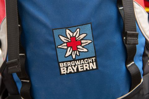 Bei der Suche nach der Frau waren unter anderem Kräfte der Bergwacht im Einsatz. (Symbolbild) Foto: Sven Hoppe/dpa