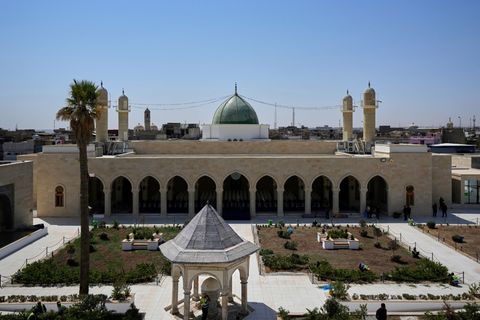 Die Al-Nuri-Moschee vor dem Besuch des irakischen Regierungschefs. Foto: Hadi Mizban/AP/dpa