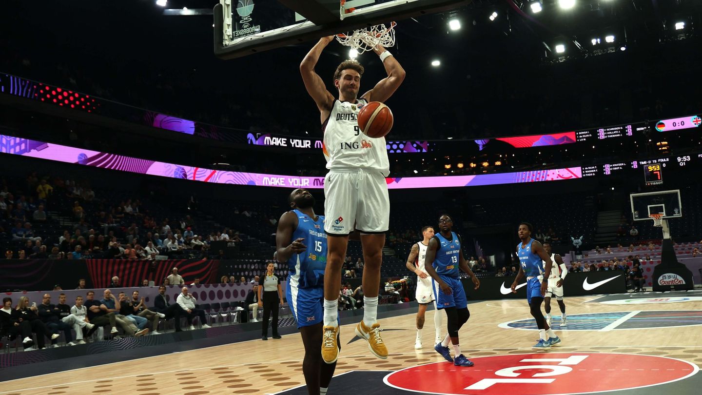 National team: EM game like training games: basketball players with a record