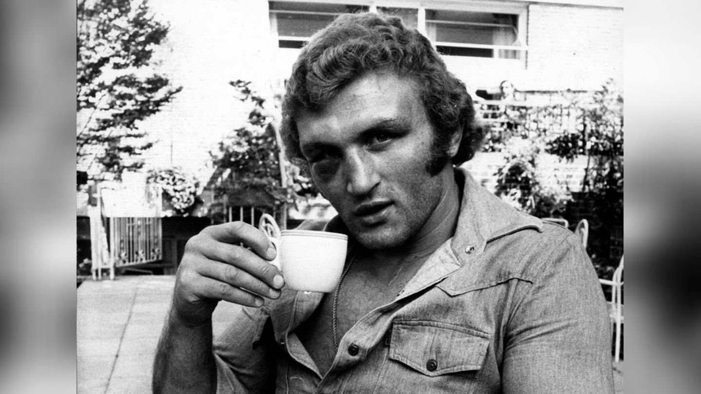 Joe Bugner: British heavyweight is dead