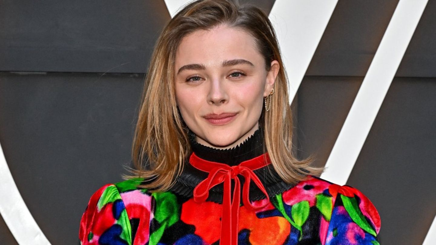 Chloë Grace Moretz marries partner: wedding in blue and with cowboy hat