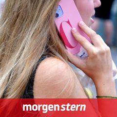 Catcalling: Junge Frau auf der Straße