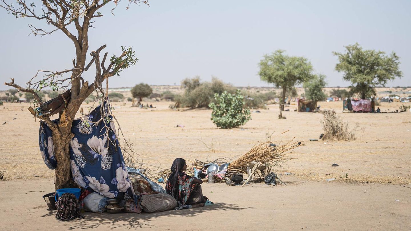 Frau auf der Flucht im Sudan