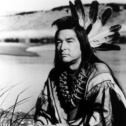 Graham Green als Medizinmann