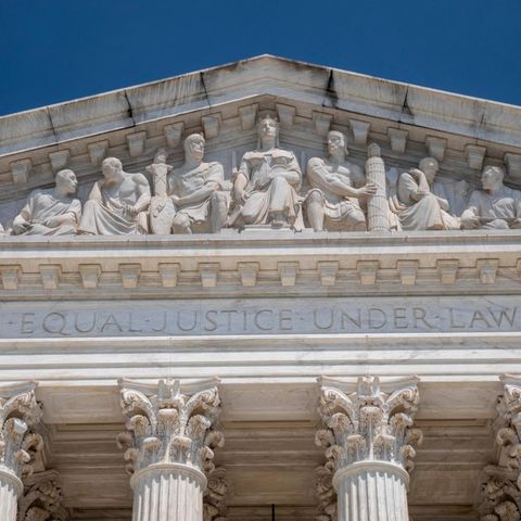 Auf der Vorderseite des US-Supreme Court steht „Equal Justice under Law“ – die Richter müssen bald über Trumps Zölle entscheiden